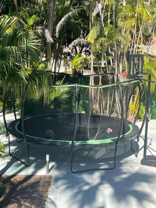 Tropical Oasis Resort Miami Home Exterior foto