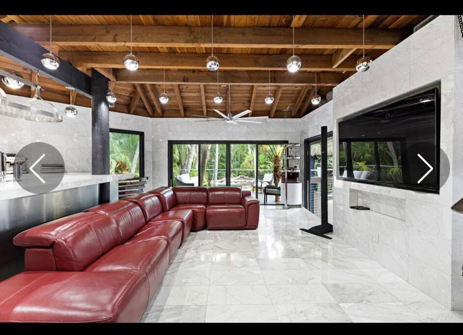 Tropical Oasis Resort Miami Home Exterior foto